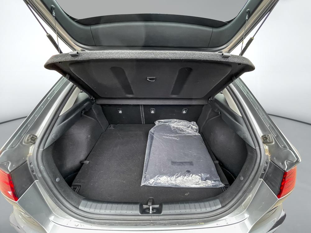 Kia Forte5 2021 Gris usage à vendre Kia Forte5 2021 Gris usage à vendre