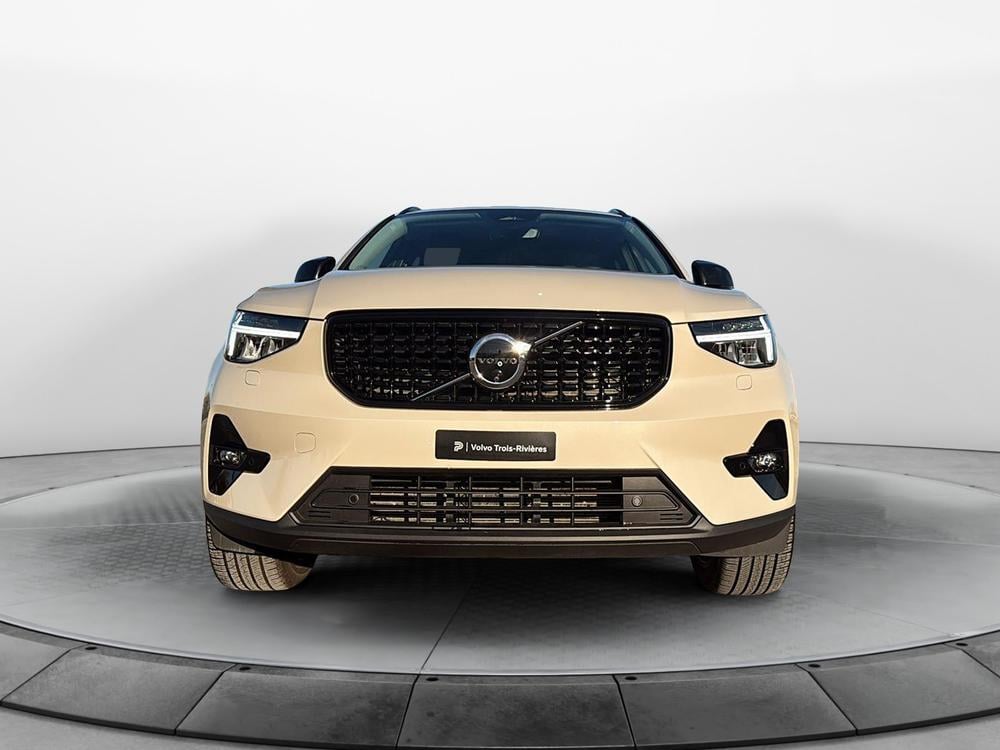 Volvo XC40 B5 PLUS AWD // DARK THEME 2025 d’occasion à vendre - 2