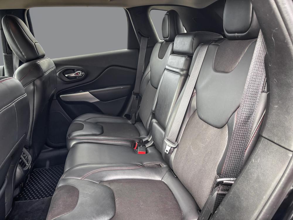 Jeep Cherokee Trailhawk 2017 d’occasion à vendre - 19