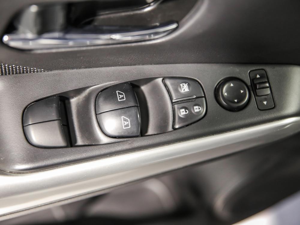 Nissan Kicks SV 2019 d’occasion à vendre - 16