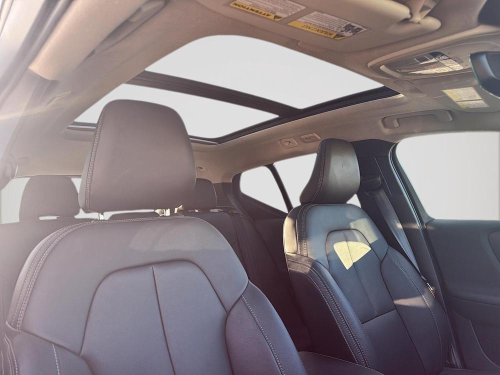 Volvo XC40 B5 PLUS AWD // DARK THEME 2025 d’occasion à vendre - 18