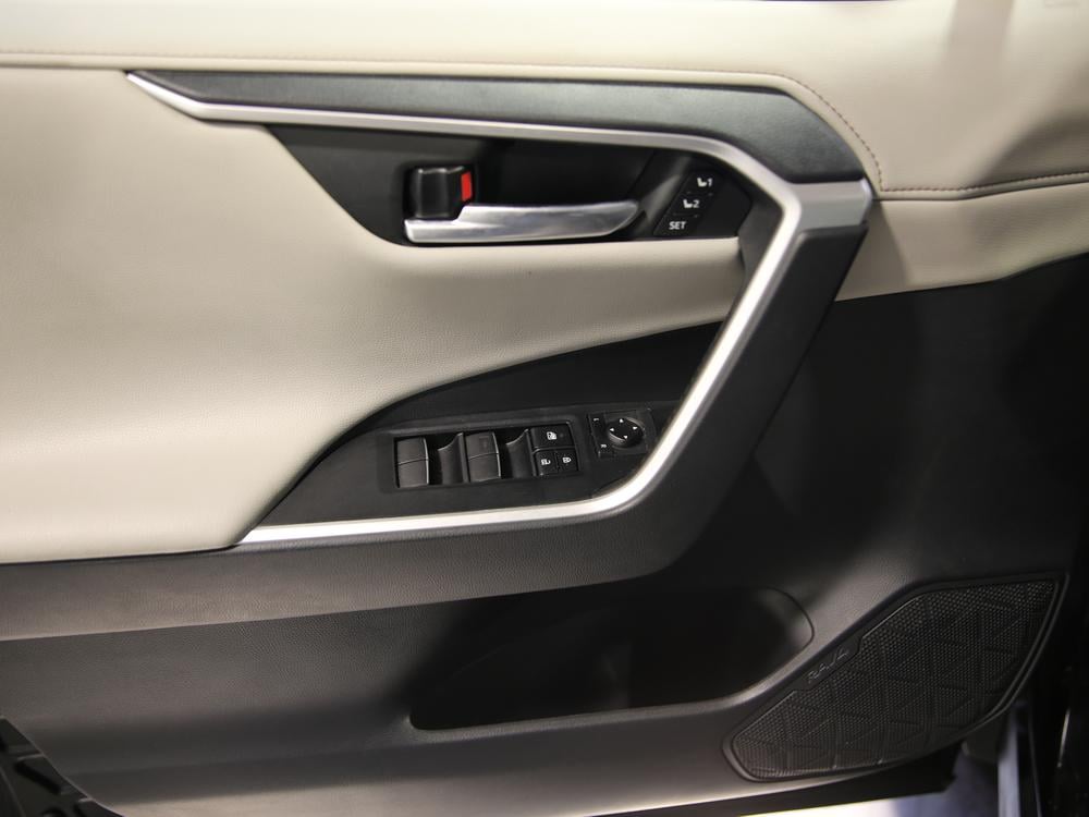 Toyota RAV4 Hybrid Limited 2019 d’occasion à vendre - 16