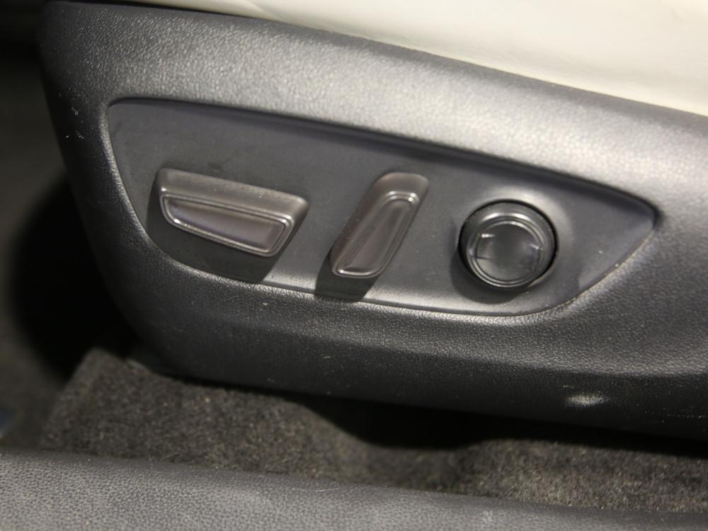 Toyota RAV4 Hybrid Limited 2019 d’occasion à vendre - 19