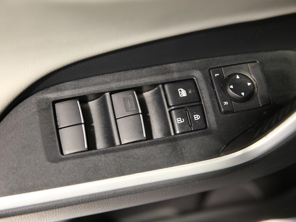 Toyota RAV4 Hybrid Limited 2019 d’occasion à vendre - 17