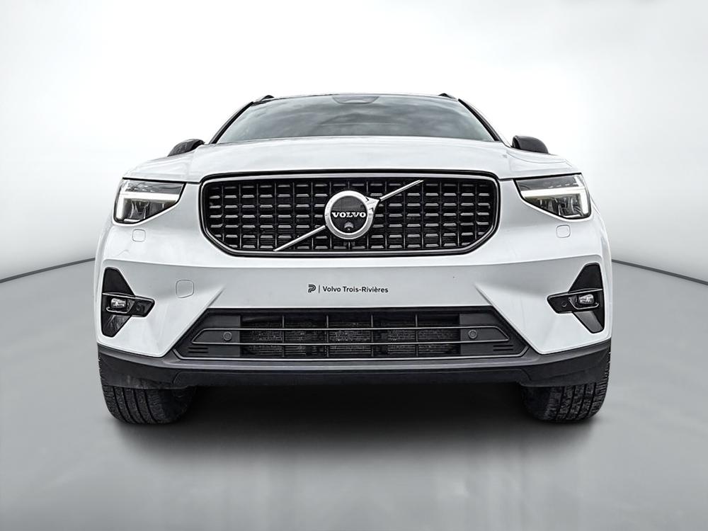 Volvo XC40 B5 PLUS AWD // DARK THEME 2023 d’occasion à vendre - 2