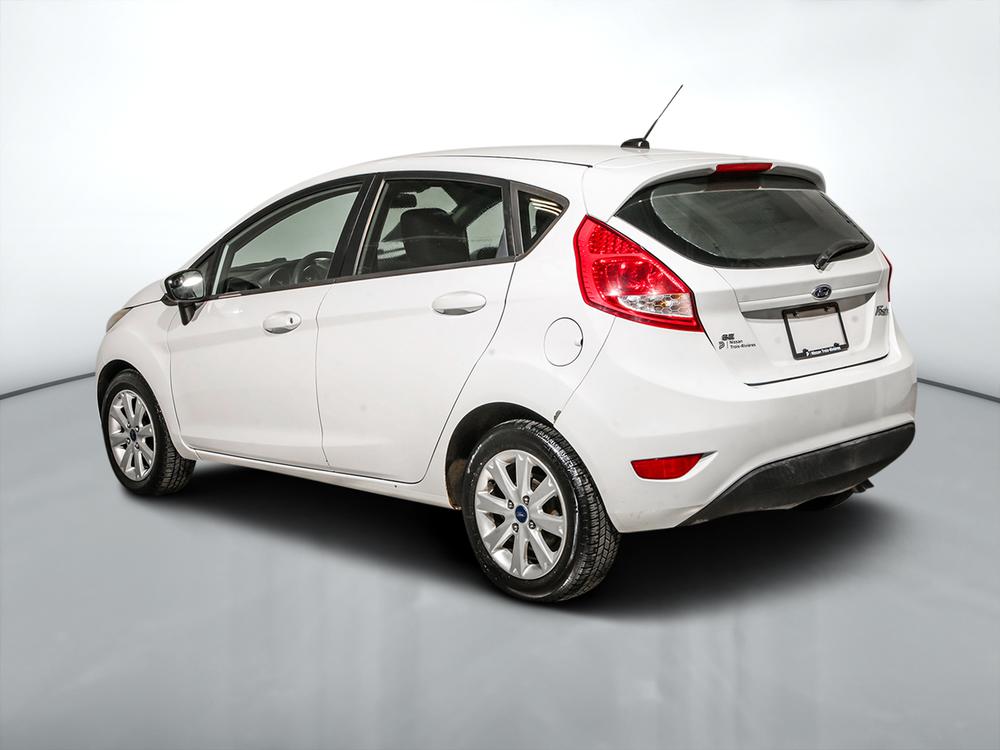 Ford Fiesta 2012 Blanc usage à vendre Ford Fiesta 2012 Blanc usage à vendre