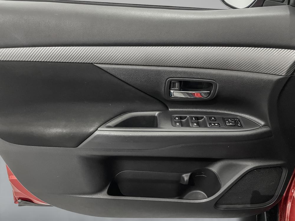 Mitsubishi Outlander SE AWD 7 passagers 2017 d’occasion à vendre - 12