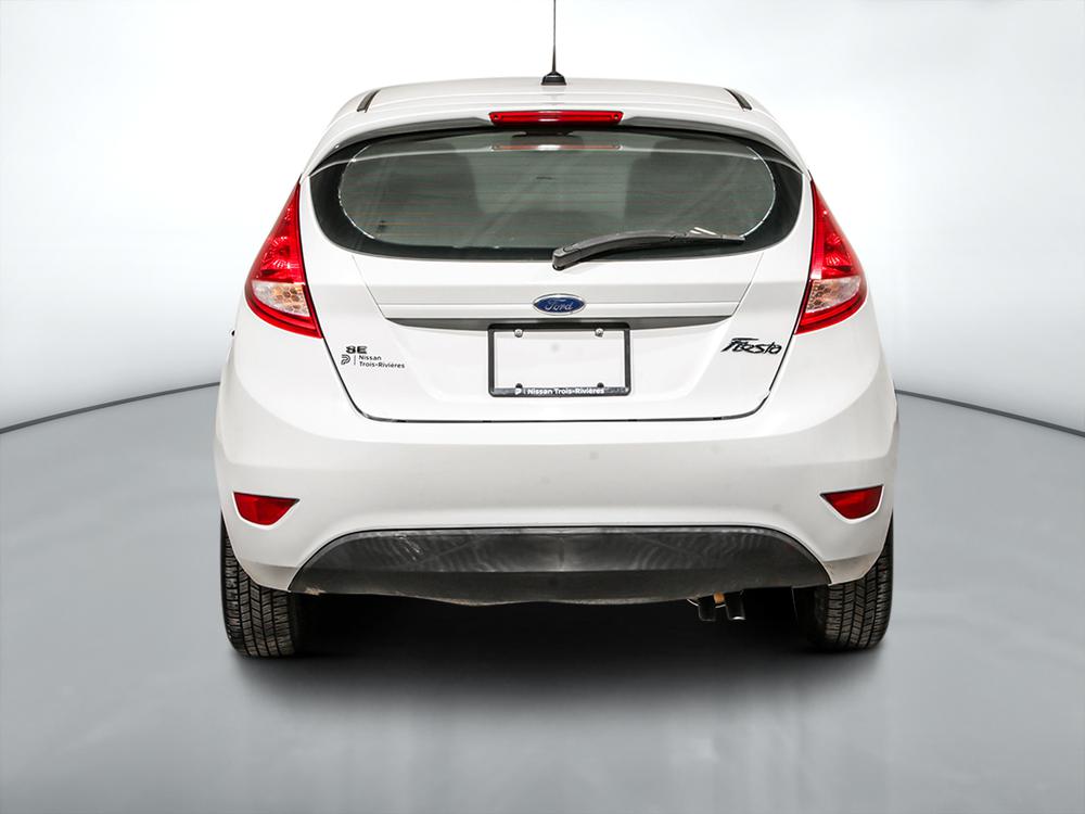 Ford Fiesta 2012 Blanc usage à vendre Ford Fiesta 2012 Blanc usage à vendre