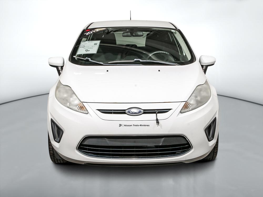 Ford Fiesta 2012 Blanc usage à vendre Ford Fiesta 2012 Blanc usage à vendre