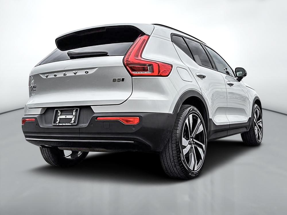 Volvo XC40 B5 PLUS AWD // DARK THEME 2023 d’occasion à vendre - 6