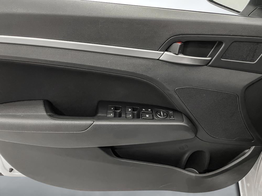 Hyundai Elantra Preferred 2020 d’occasion à vendre - 12