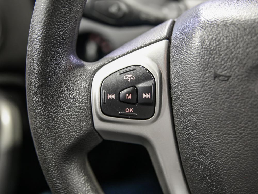 Ford Fiesta 2012 Blanc usage à vendre Ford Fiesta 2012 Blanc usage à vendre