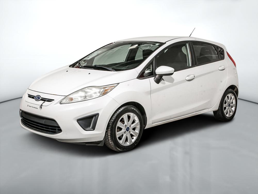 Ford Fiesta 2012 Blanc usage à vendre Ford Fiesta 2012 Blanc usage à vendre