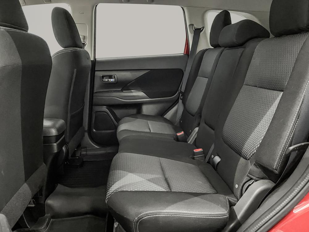 Mitsubishi Outlander SE AWD 7 passagers 2017 d’occasion à vendre - 28