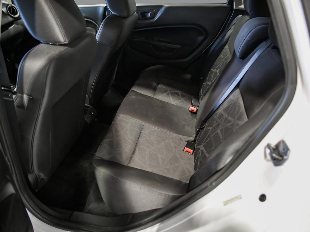 Ford Fiesta 2012 Blanc usage à vendre Ford Fiesta 2012 Blanc usage à vendre