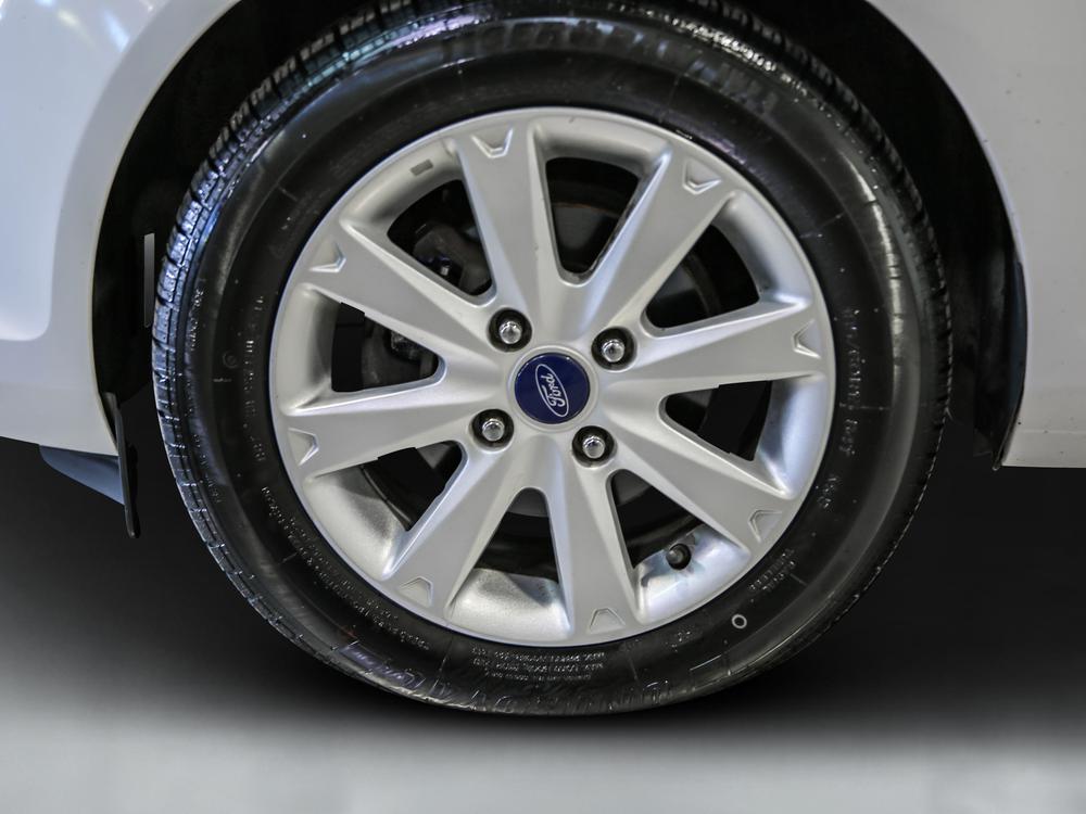 Ford Fiesta 2012 Blanc usage à vendre Ford Fiesta 2012 Blanc usage à vendre