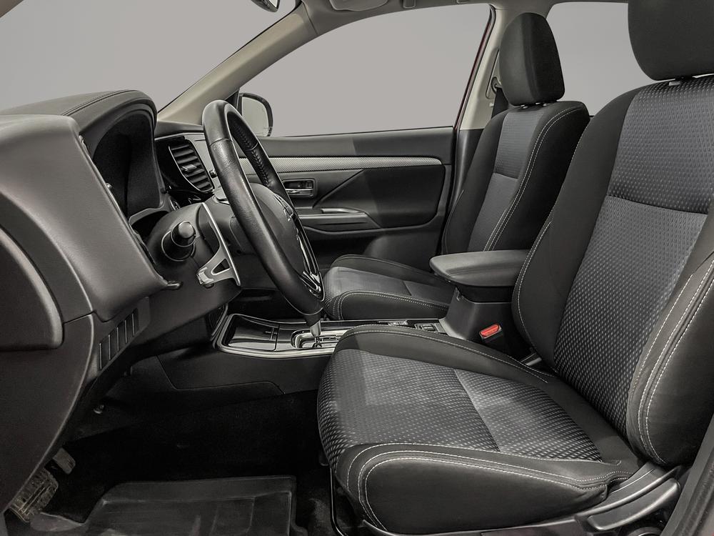 Mitsubishi Outlander SE AWD 7 passagers 2017 d’occasion à vendre - 13