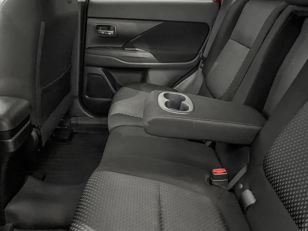 Mitsubishi Outlander SE AWD 7 passagers 2017 d’occasion à vendre - 29