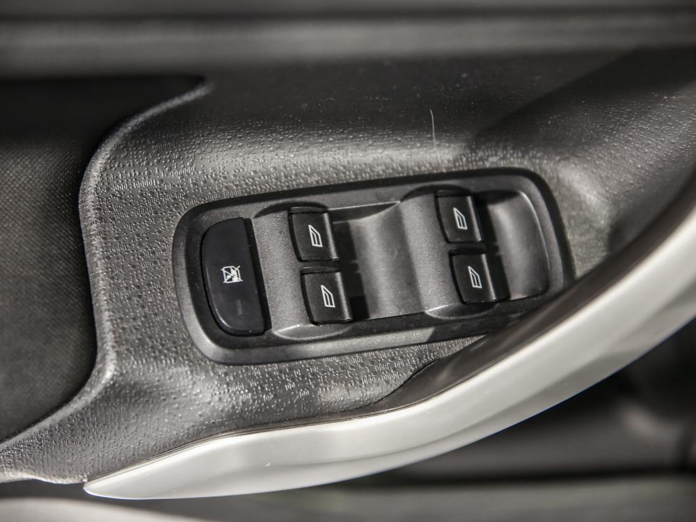 Ford Fiesta 2012 Blanc usage à vendre Ford Fiesta 2012 Blanc usage à vendre