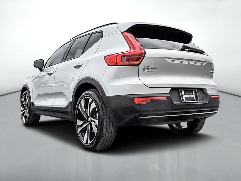 Volvo XC40 B5 PLUS AWD // DARK THEME 2023 d’occasion à vendre - 8