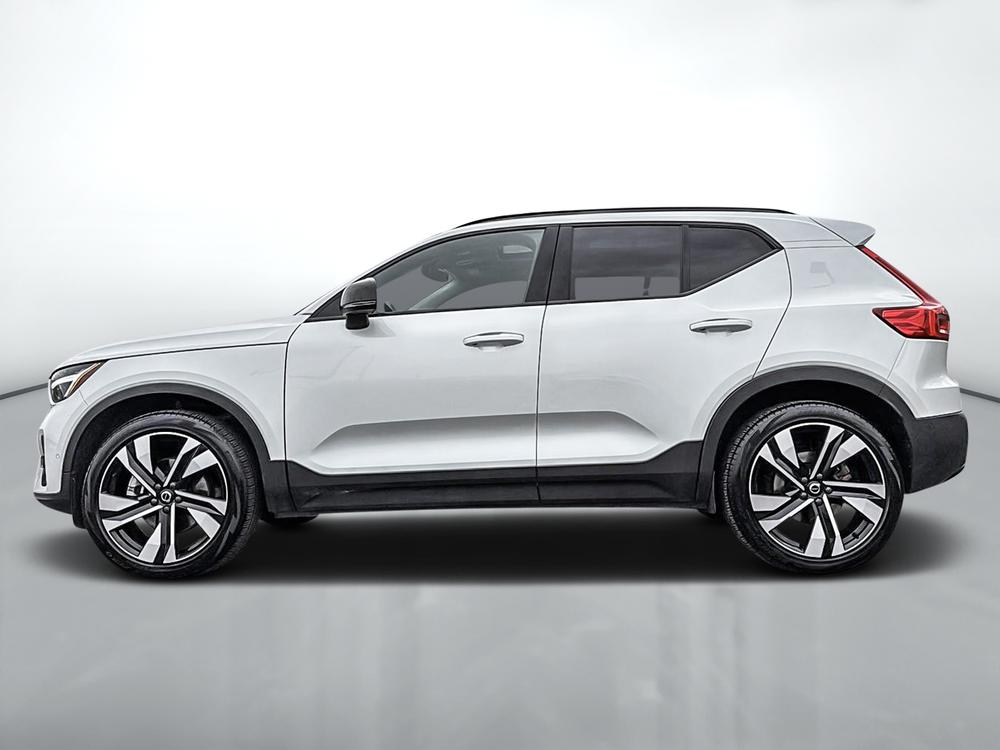 Volvo XC40 B5 PLUS AWD // DARK THEME 2023 d’occasion à vendre - 9