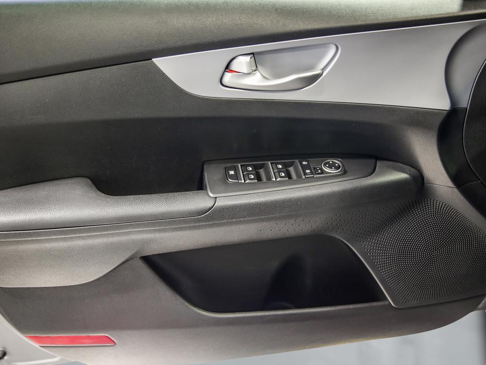 Kia Forte LX 2023 d’occasion à vendre - 14
