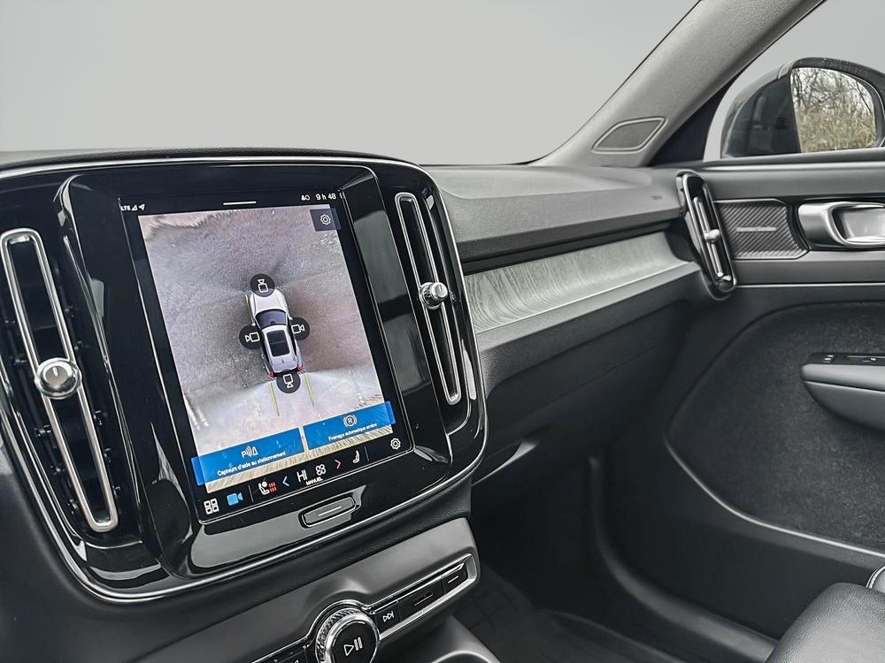 Volvo XC40 B5 PLUS AWD // DARK THEME 2023 d’occasion à vendre - 18