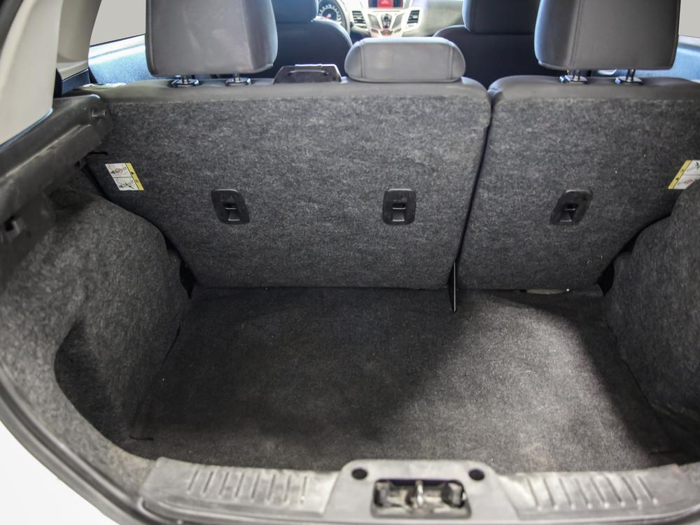 Ford Fiesta 2012 Blanc usage à vendre Ford Fiesta 2012 Blanc usage à vendre