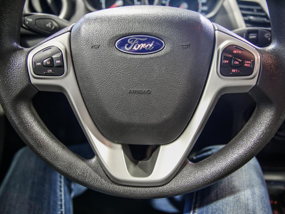 Ford Fiesta 2012 Blanc usage à vendre Ford Fiesta 2012 Blanc usage à vendre