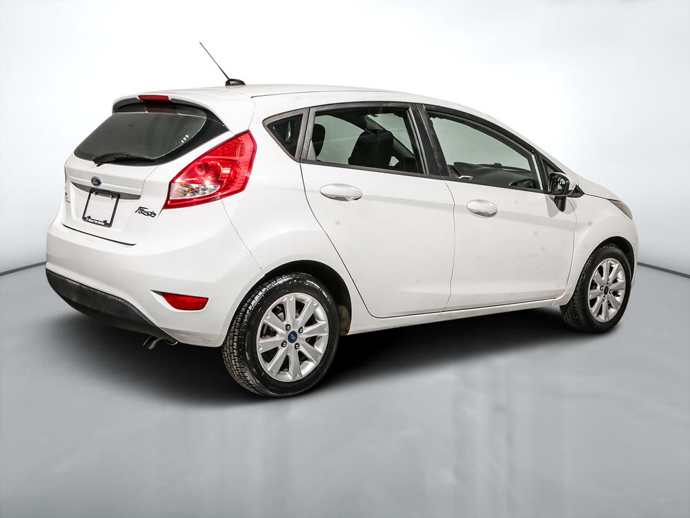 Ford Fiesta 2012 Blanc usage à vendre Ford Fiesta 2012 Blanc usage à vendre