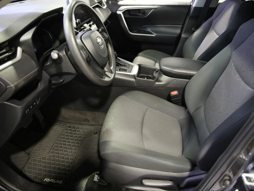 Toyota RAV4 LE 2023 d’occasion à vendre - 16