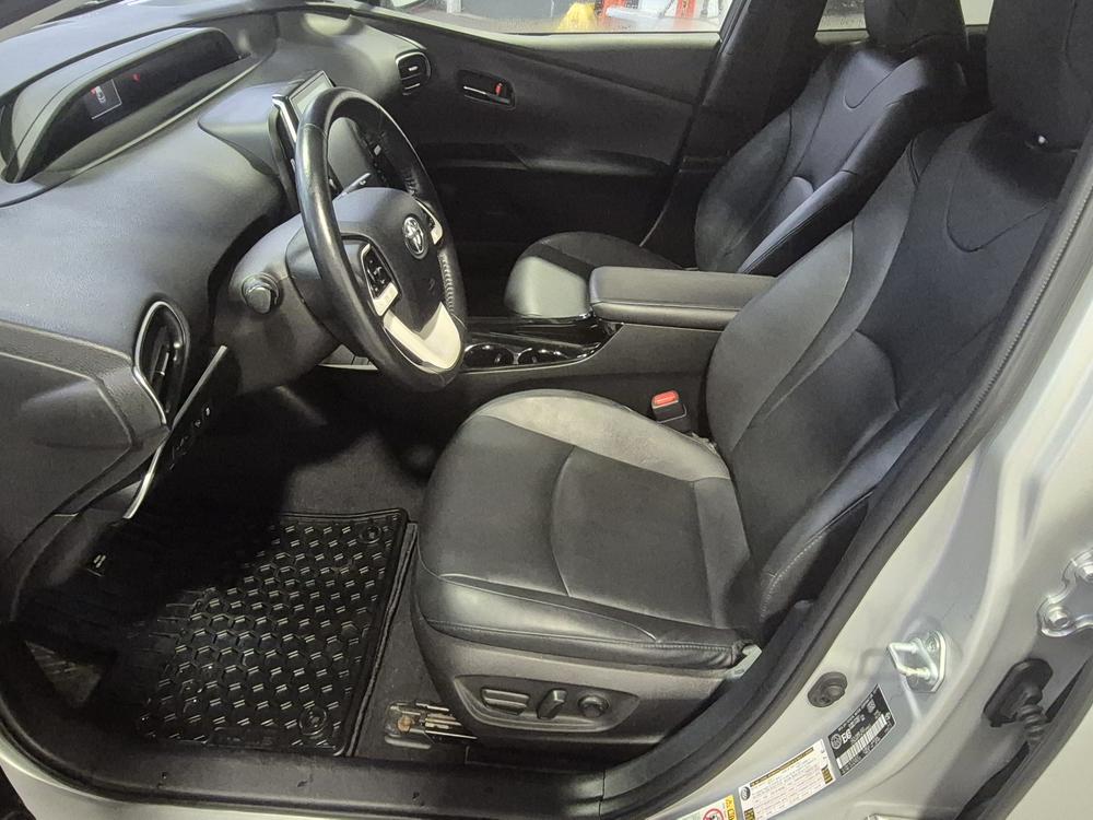 Toyota Prius Prime 2019 Gris usage à vendre Toyota Prius Prime 2019 Gris usage à vendre