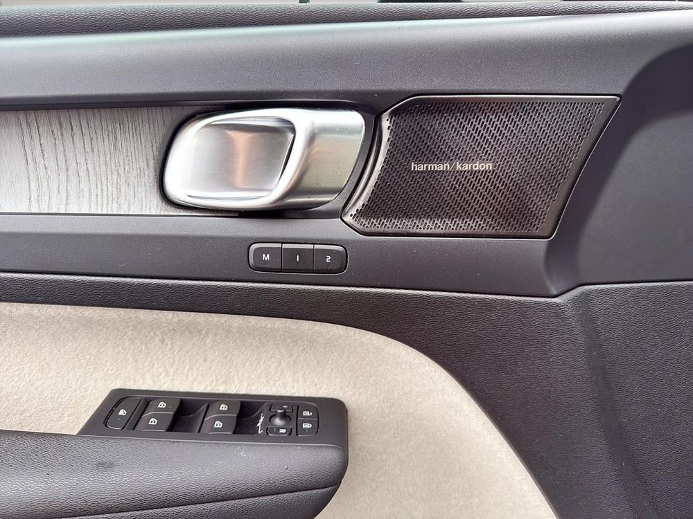 Volvo XC40 B5 PLUS AWD 2023 d’occasion à vendre - 14