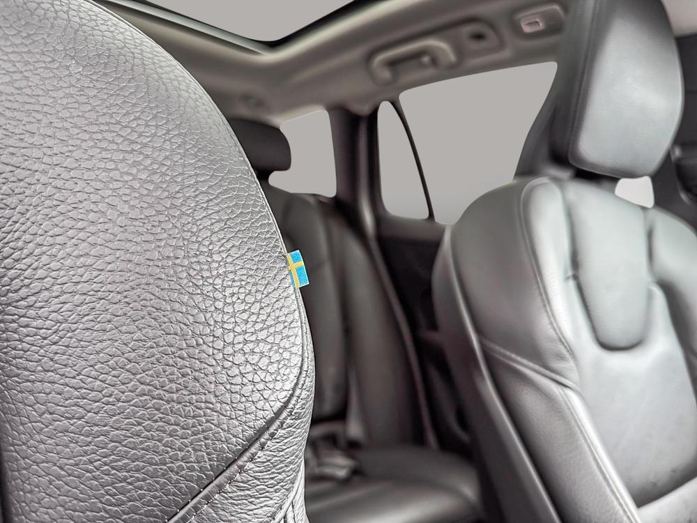 Volvo V60 Cross Country B5 CORE AWD 2025 d’occasion à vendre - 16