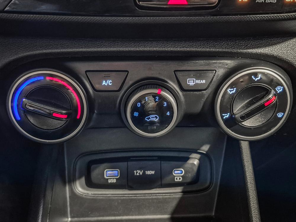 Hyundai Venue ESSENTIAL 2023 d’occasion à vendre - 24