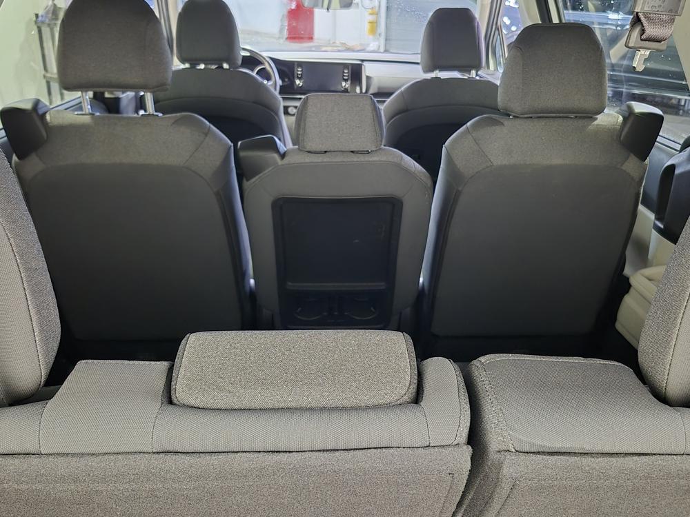 Kia Carnival LX+ 2023 d’occasion à vendre - 19