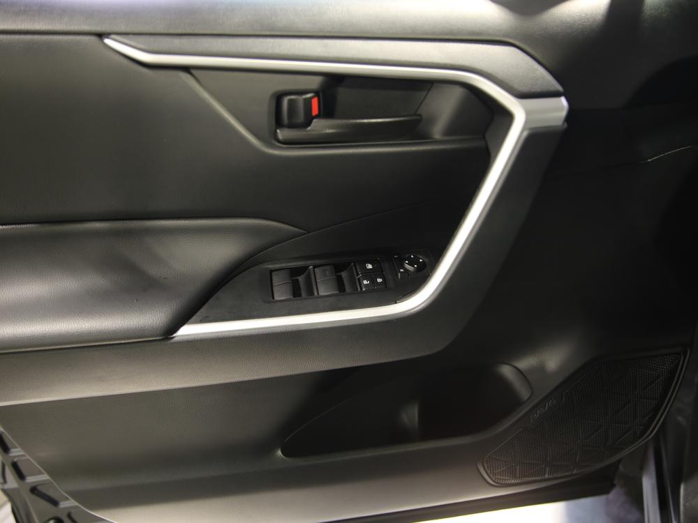 Toyota RAV4 LE 2023 d’occasion à vendre - 13