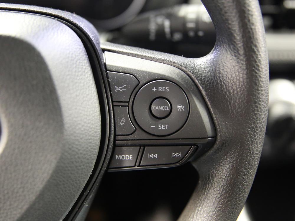 Toyota RAV4 LE 2023 d’occasion à vendre - 19