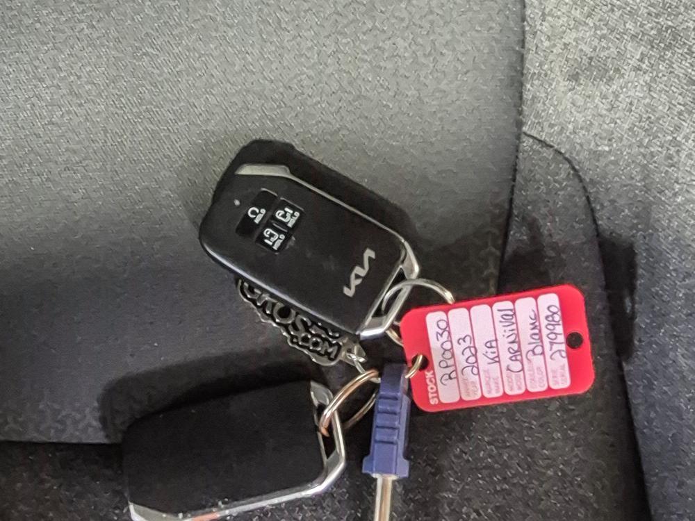 Kia Carnival LX+ 2023 d’occasion à vendre - 35