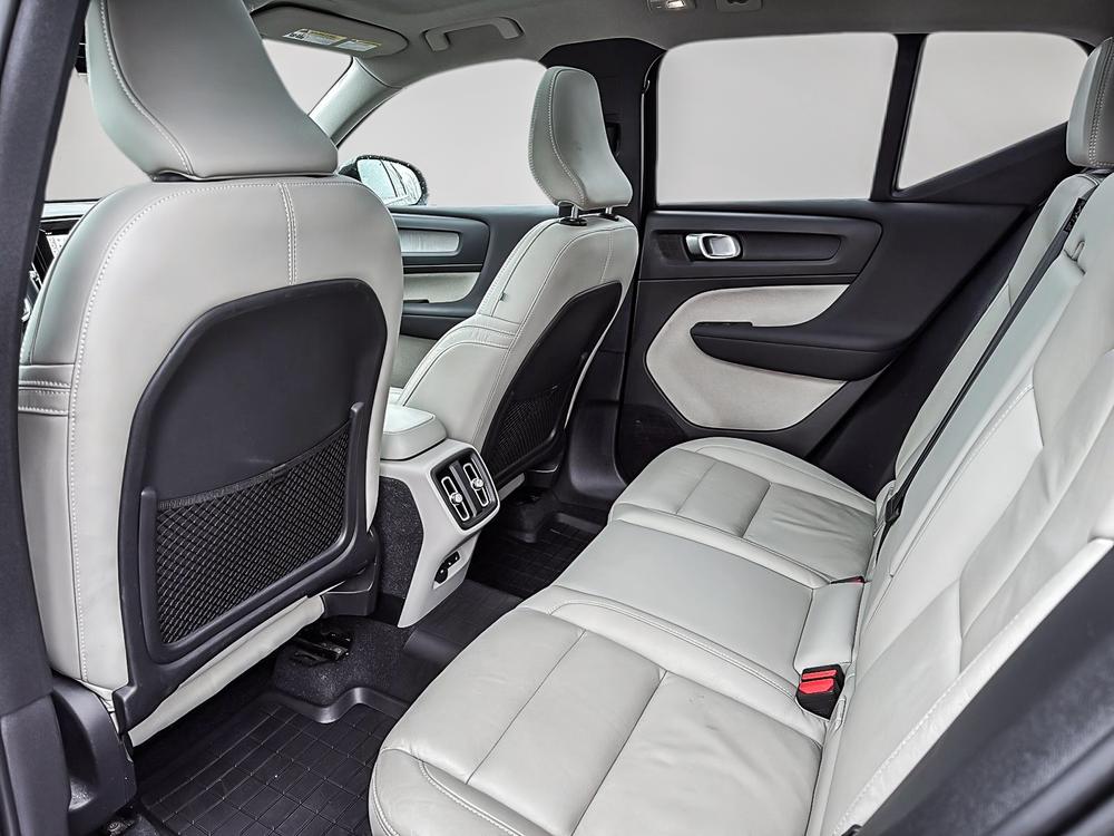 Volvo XC40 B5 PLUS AWD 2023 d’occasion à vendre - 12