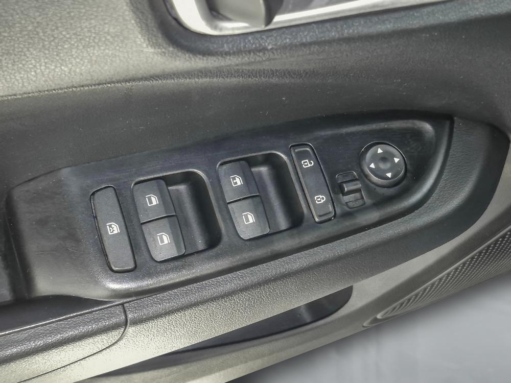 Hyundai Venue ESSENTIAL 2023 d’occasion à vendre - 12