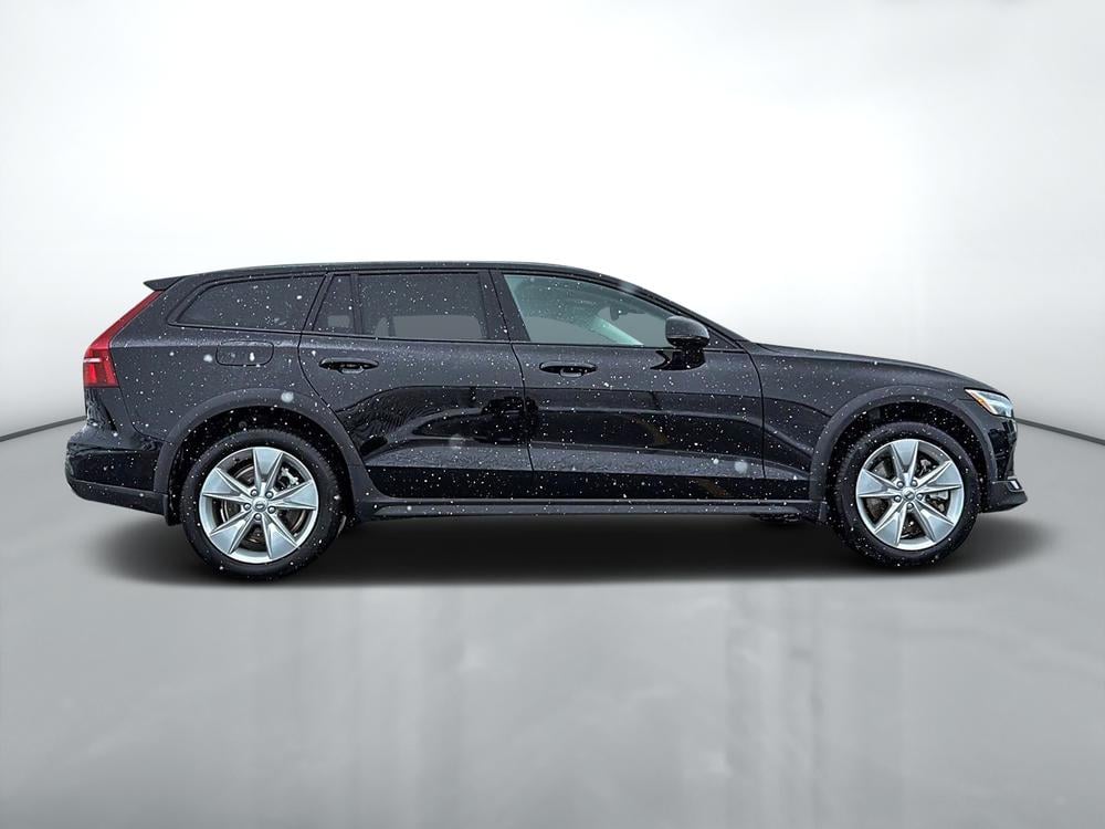 Volvo V60 Cross Country B5 CORE AWD 2025 d’occasion à vendre - 9