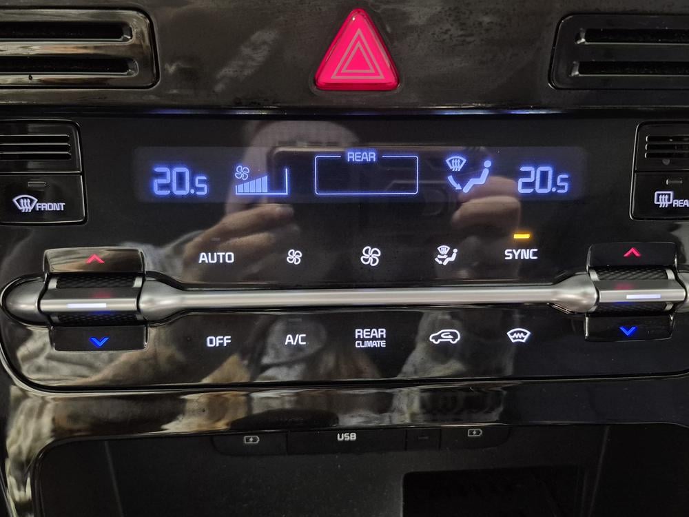 Kia Carnival LX+ 2023 d’occasion à vendre - 16