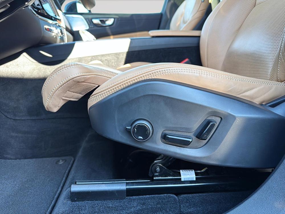 Volvo XC60 B6 ULTIMATE AWD 2023 d’occasion à vendre - 12