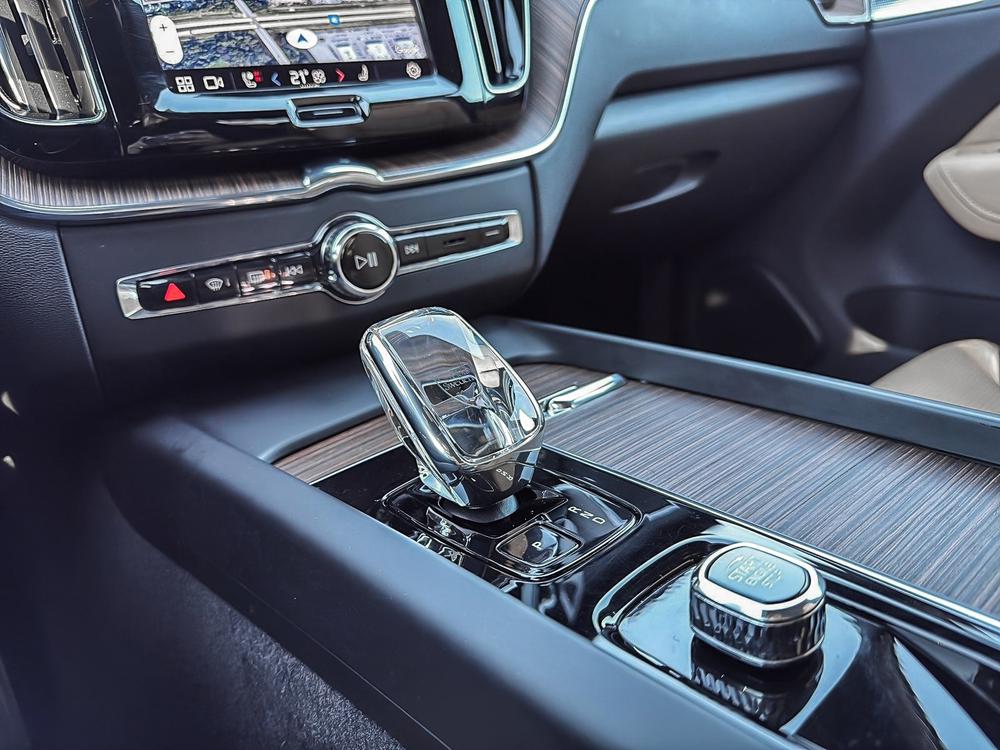 Volvo XC60 B6 ULTIMATE AWD 2023 d’occasion à vendre - 17