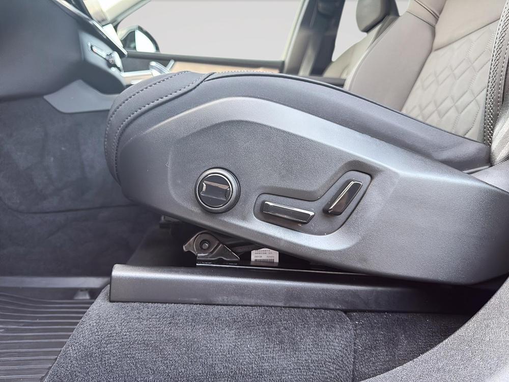 Volvo XC90 B6 CORE AWD // 2025.5 // 7PLACES 2025 d’occasion à vendre - 12