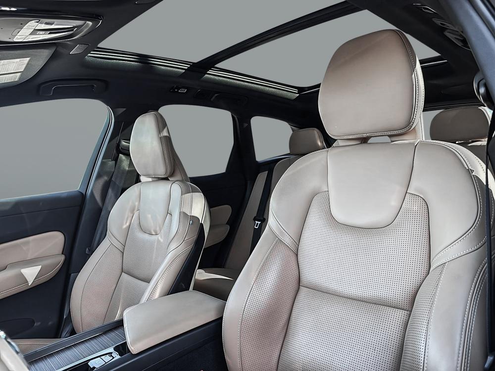 Volvo XC60 B6 ULTIMATE AWD 2023 d’occasion à vendre - 11