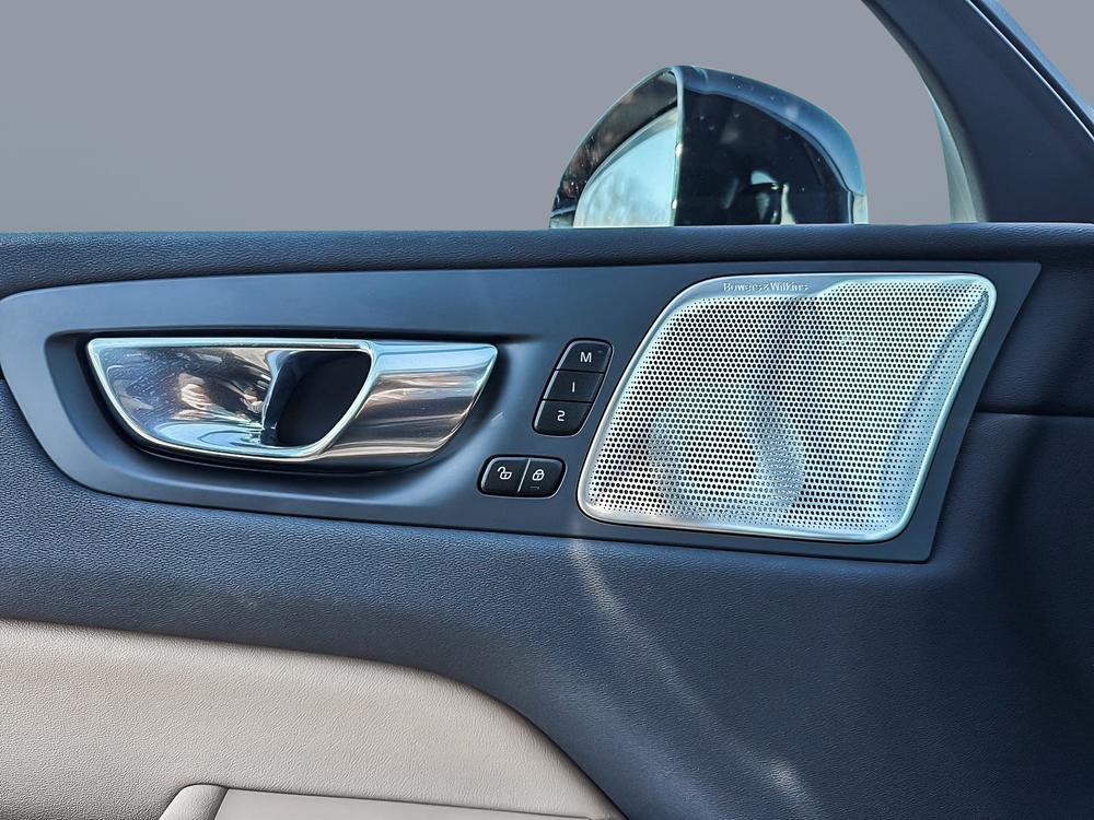 Volvo XC60 B6 ULTIMATE AWD 2023 d’occasion à vendre - 19