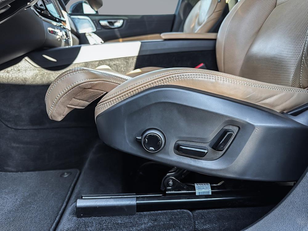 Volvo XC60 B6 ULTIMATE AWD 2023 d’occasion à vendre - 12