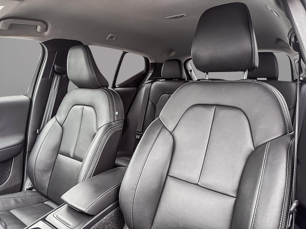 Volvo XC40 B5 CORE AWD 2025 d’occasion à vendre - 16